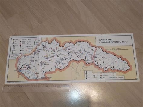 Infografika s mapou Slovenska a vyznačenými populárnymi lokalitami pre svadby v stodolách