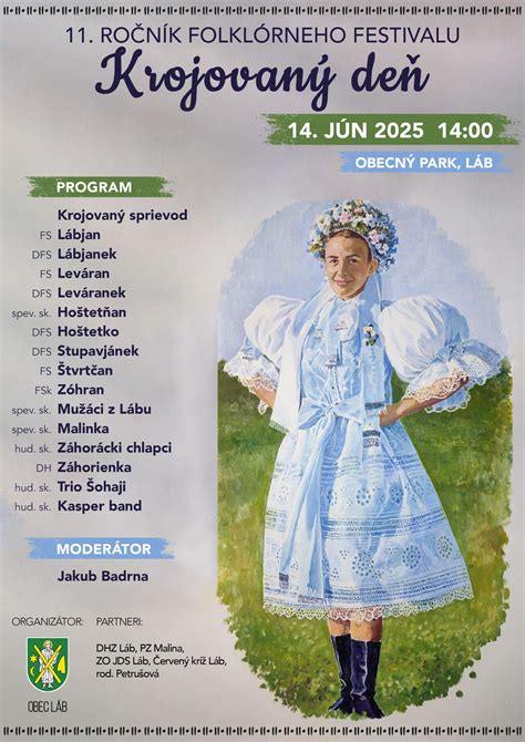 Pestrý sprievod tanečných skupín v národných krojoch počas festivalu Karneval kultúr v Berlíne
