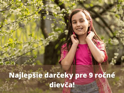 Chlapec a dievča hrajúci sa so stavebnicou