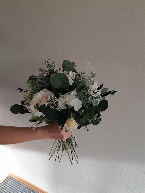 Svadobná kytica s pampovou trávou a eukalyptom