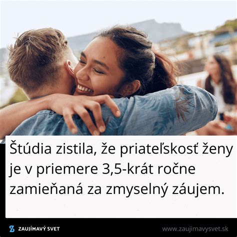 Fotografia kolektívu priateľsky sa usmievajúceho