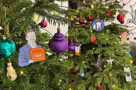 Ilustrácia klubových suvenírov a predmetov s motívmi populárnych seriálov