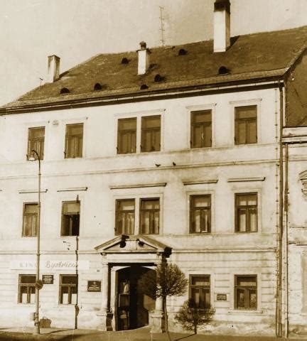 Historická fotografia budovy gymnázia v Banskej Bystrici