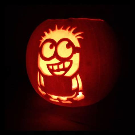 Vyrezávané tekvice (jack-o’-lanterns) a halloweenske kostýmy