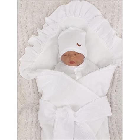 bielo-strieborná zavinovačka na krst s volánikom