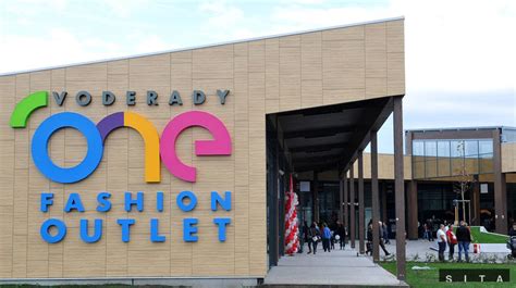 Fotografia: Exteriér One Fashion Outlet Voderady