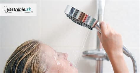 Ilustrácia ženy v sprche s dôrazom na prípravu pokožky pred holením