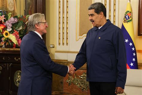 Fotografia otca pripraveného prijať gratulácie
