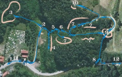 Mapa alebo schéma náučného chodníka Mikuláša Esterháziho s vyznačenými zastávkami