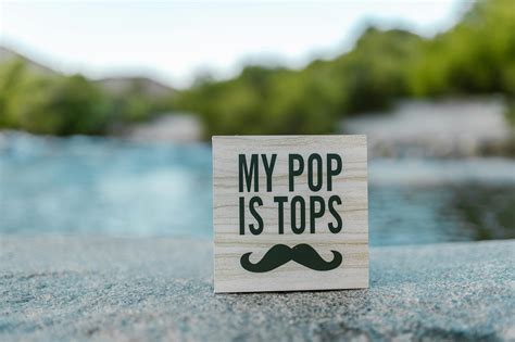 Portrét Jeana-Baptista Molièra, stvárňujúci dramatika v období francúzskeho klasicizmu.