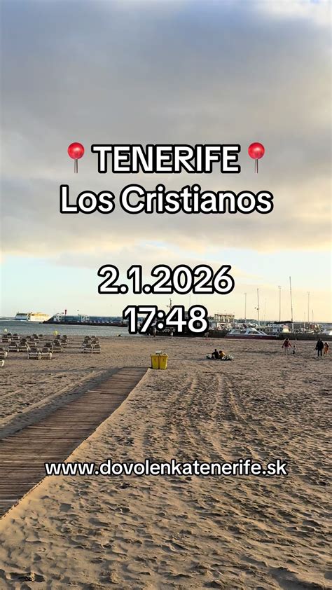 Tematické foto: Osoba relaxujúca na pláži na Tenerife pri západe slnka