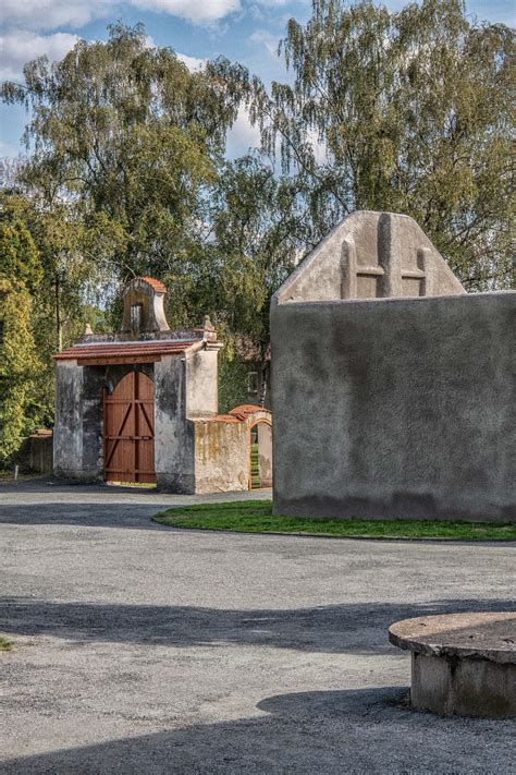 Fotografia Garachica s lávovými jazierkami a obnovenými budovami