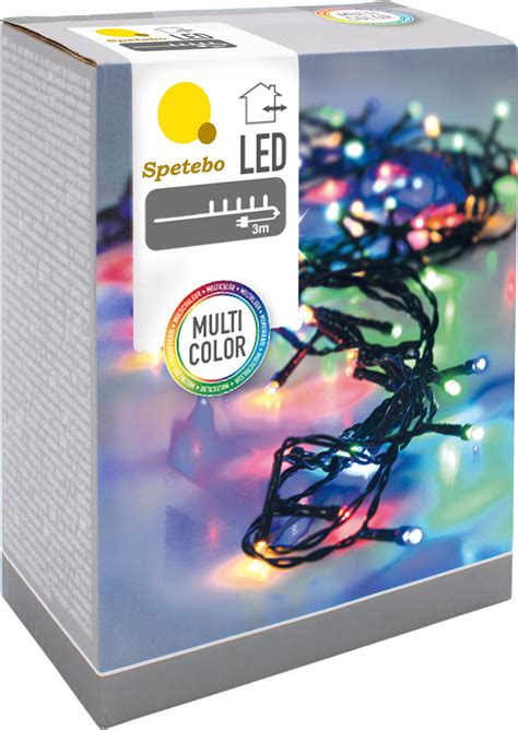 detail vianočných LED svetielok na stromčeku