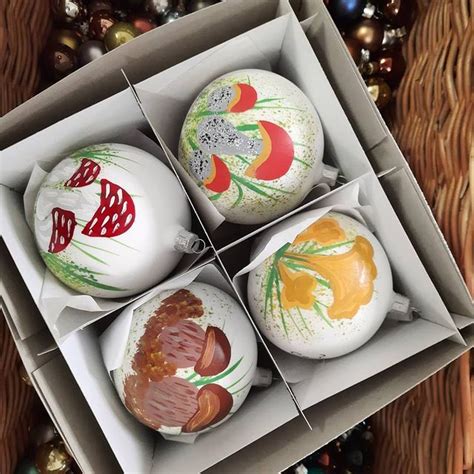 ukážka retro vianočných ozdôb z produkcie Okrasa Čadca