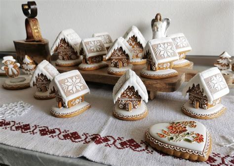 Nádherne zdobené medovníkové krabičky s cukríkmi