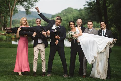 Ukážka rôznych typov svadobných fotografií - portrét, momentka, skupinové foto.