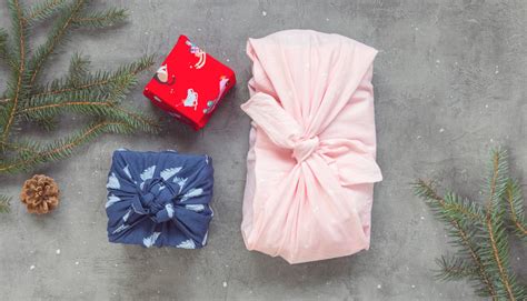 Ukážka techniky balenia darčekov furoshiki