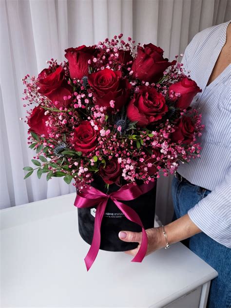 Tematické foto: Rôzne farebné a štýlové flower boxy z mydlových ruží
