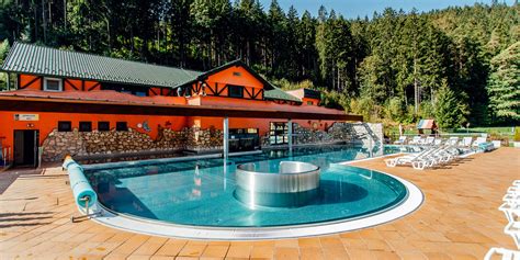 Panoramatické foto Kúpeľov Lúčky v malebnom prostredí Liptova