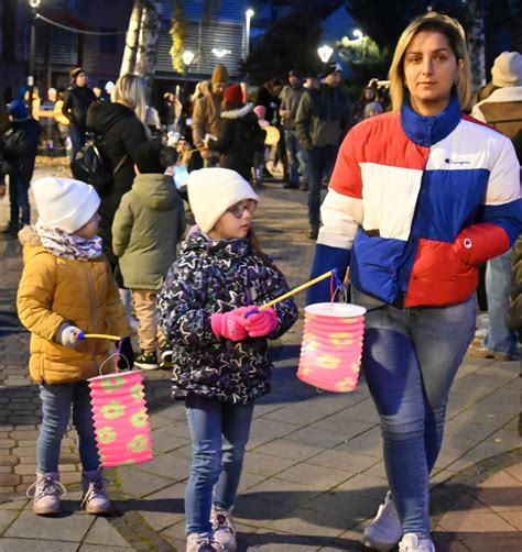 Tradičné ázijské oslavné rituály s lampiónmi