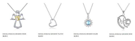 Ilustrácia rôznych typov zlatých šperkov vhodných ako darček na krst (náušnice, retiazky s príveskami, náramky).