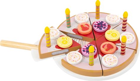 Narodeninová torta so sviečkami a nápisom 60