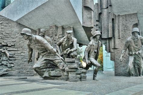 historická fotografia obetí Katynského masakru