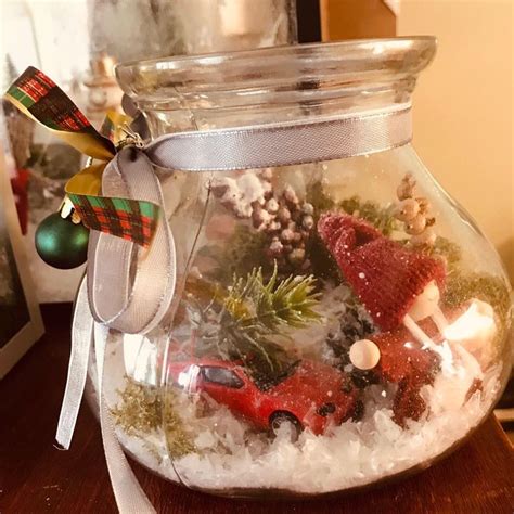 DIY inšpirácia: Miniatúrne vianočné scenérie v skle