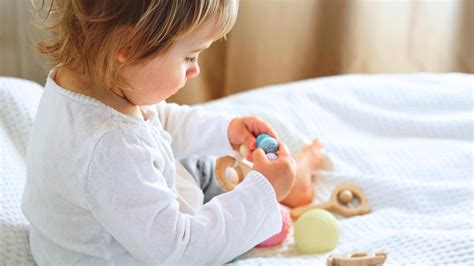 Infolgrafika: Prehľad rozvoja detských zručností pri tvorení (motorika, trpezlivosť, predstavivosť)