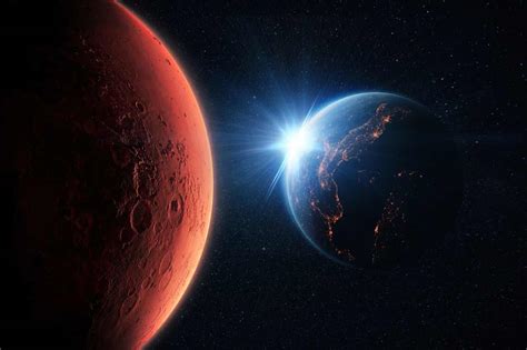 Infografika s farebnými symbolmi planéty Mars, šťastných farieb (červená, zelená, žltá) a ochranných kameňov (diamant, ametyst) pre meno Alena.