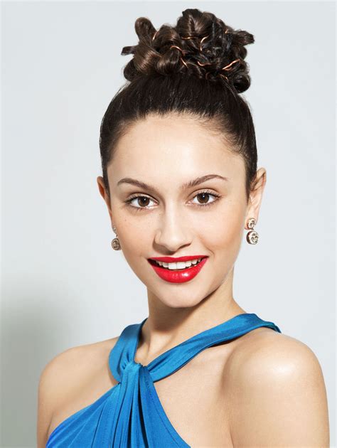 Tematické foto: žena s elegantným drdolom