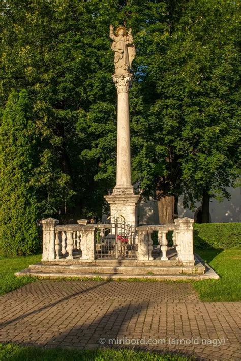 Mariánsky stĺp na Španielskom námestí