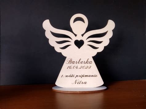 Papierový anjelik vyrobený technikou origami