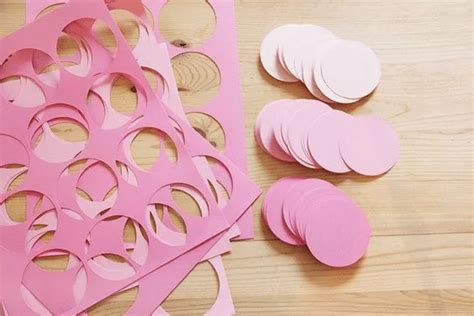 Reťaz z farebných papierových krúžkov