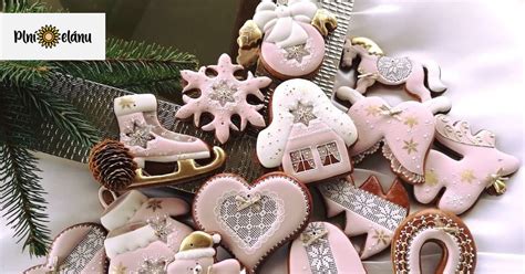 Zdobené vianočné medovníčky na zavesenie