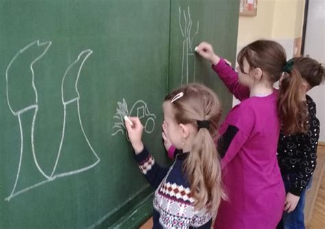 Deti kreslia vianočné motívy