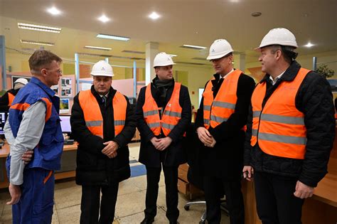 Ilustrácia: Zamestnanec pracujúci počas sviatku