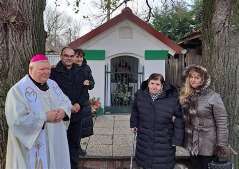 Nitriansky biskup Mons. Viliam Judák a korunný princ Albánska Jeho Kráľovská Výsosť princ Leka II. so snúbenicou Blertou Celibashi.