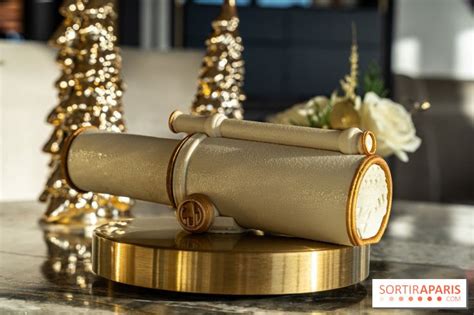 bûche de Noël - tradičná francúzska vianočná torta v tvare polena