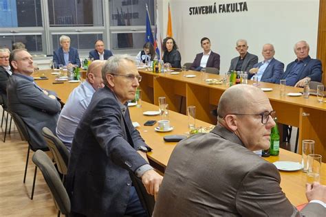 Fotografia: Stretnutie Rady školy s riaditeľom