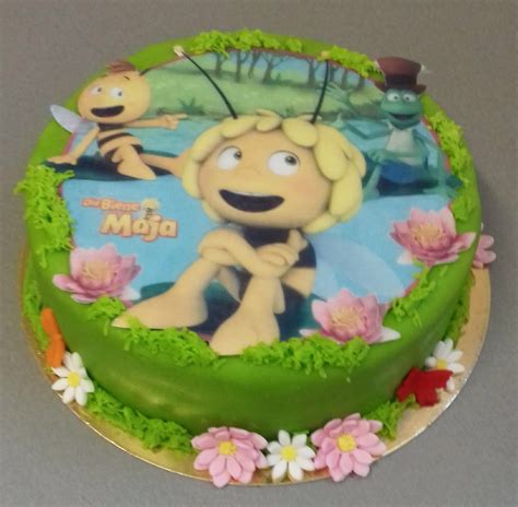 kolekcia detských tort s rôznymi rozprávkovými motívmi (Macko Pu, Frozen, Včielka Maja)
