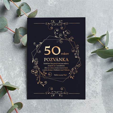 infografika s motívom oslavy 50. narodenín, torta so sviečkami a veselý nápis