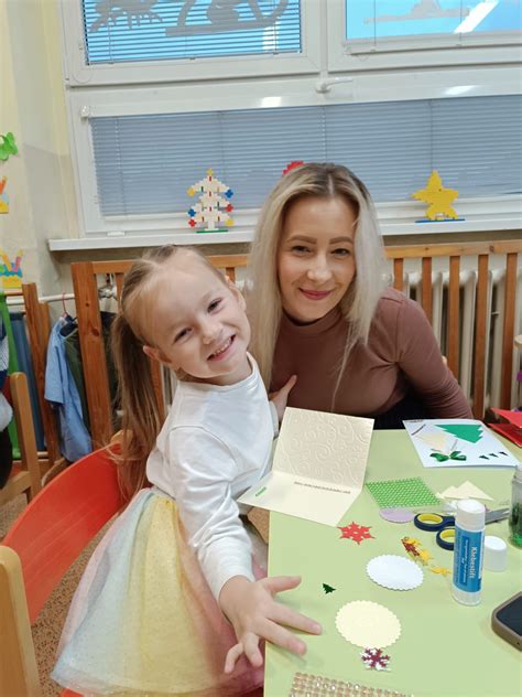 Obrázok vianočnej pohľadnice s jemným dizajnom