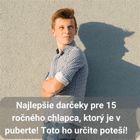 Ilustračná fotografia chlapca oslavujúceho 19. narodeniny s tortou