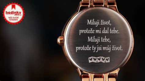 Ilustratívne foto hodiniek alebo kríža