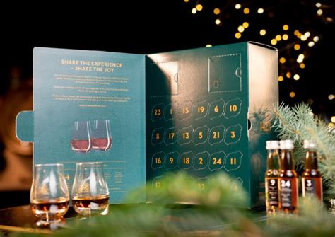 Zoskupenie fotografií: rumový kalendár, whisky kalendár, pivný kalendár