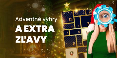 Zátišie s ručne vyrobeným adventným kalendárom umiestneným na okennom parapete s vianočnou výzdobou.