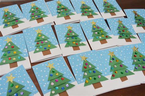 Vianočné pohľadnice vyrobené z recyklovaných materiálov