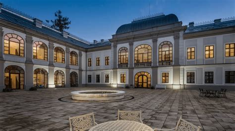 Kaštieľ Orlové s historickým parkom a barokovou architektúrou