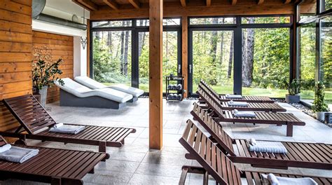 Fotografia luxusného wellness rezortu alebo vstupeniek na VIP podujatie